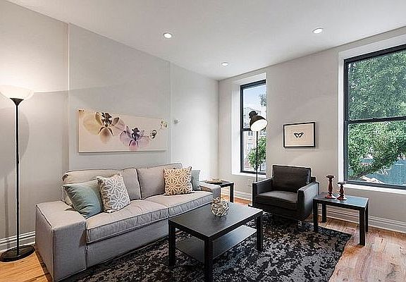 4th image of 496 Van Buren St APT 2