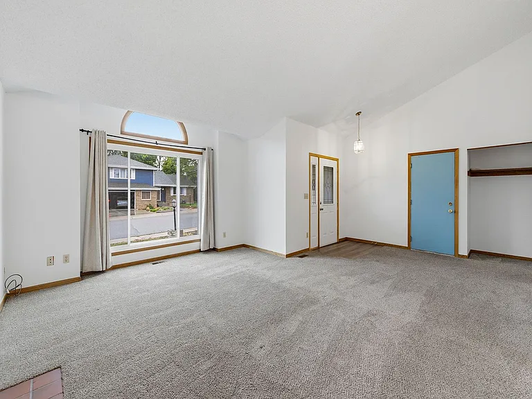 1375 W 45th St — Photo 5