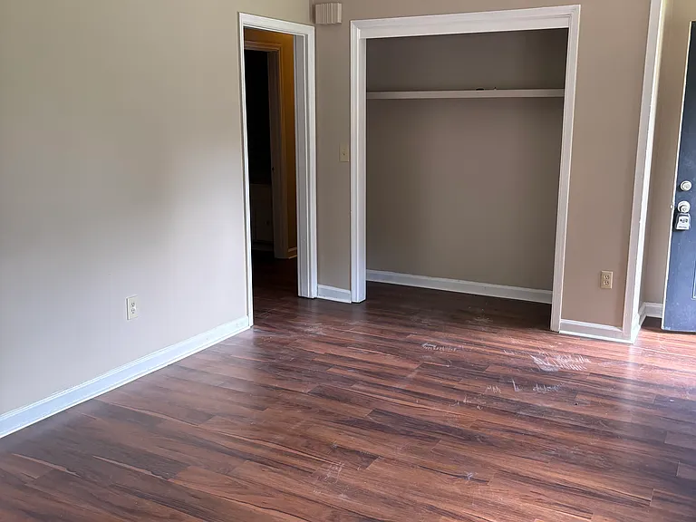 108 Woodglen Ct — Photo 5