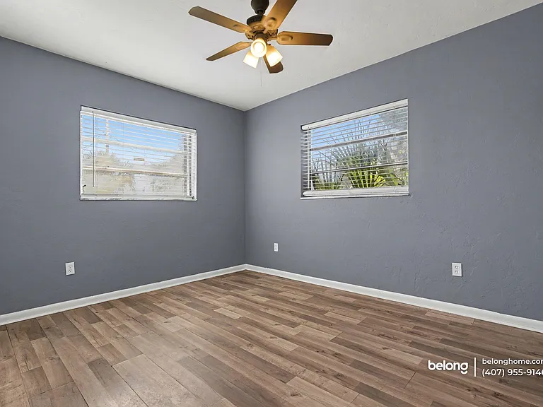 865 Canada St NE — Photo 7