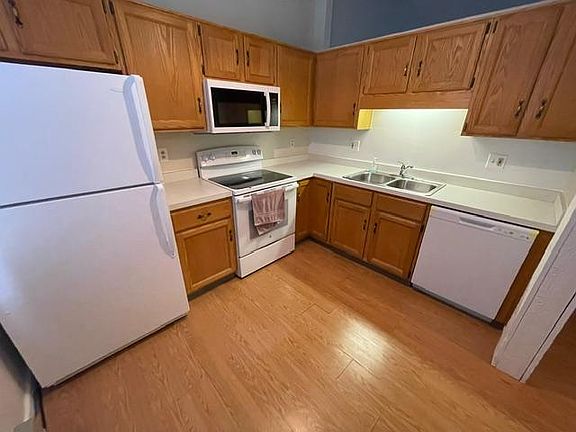 2nd image of 797 Glenrock Dr