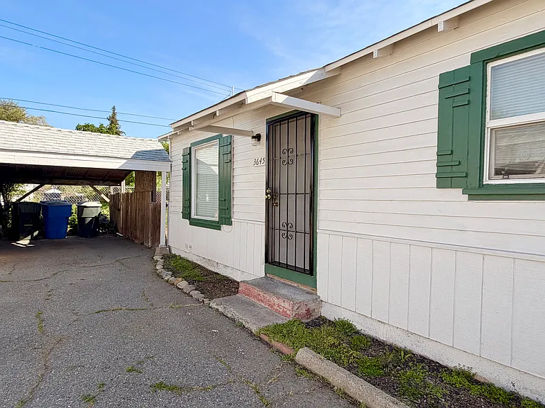 3645 26th Ave — Photo 7
