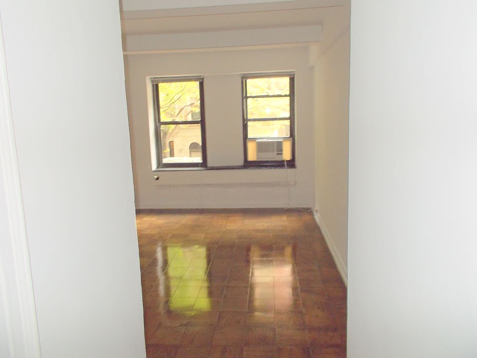 1st image of 108 E 38th St APT 203