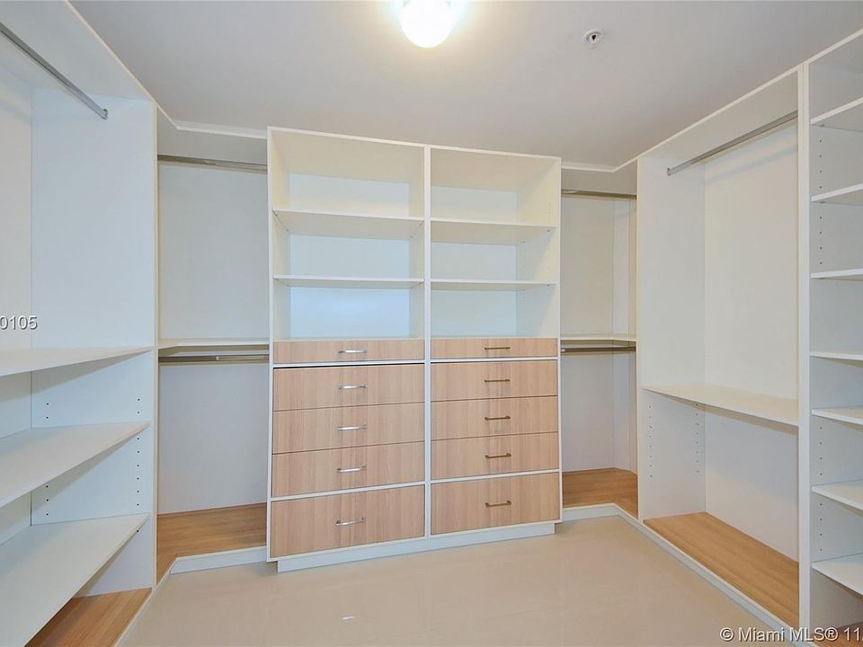 1st image of 17301 Biscayne Blvd APT 1210