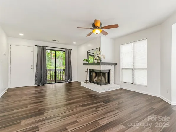 8183 Cedar Glen Dr, Charlotte, NC 28212