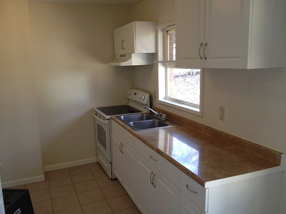 Kitchen. Viewing outside wall.