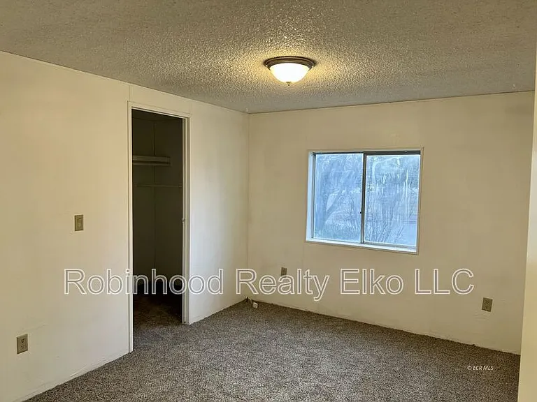 1006 Cedar St — Photo 16
