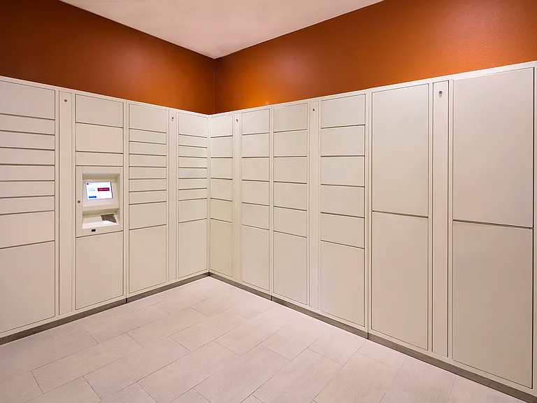 Las Palmas Apartment Homes — Photo 25