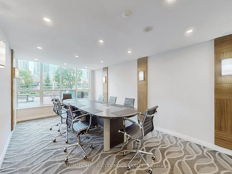 230 Queens Quay W #618 — Photo 42