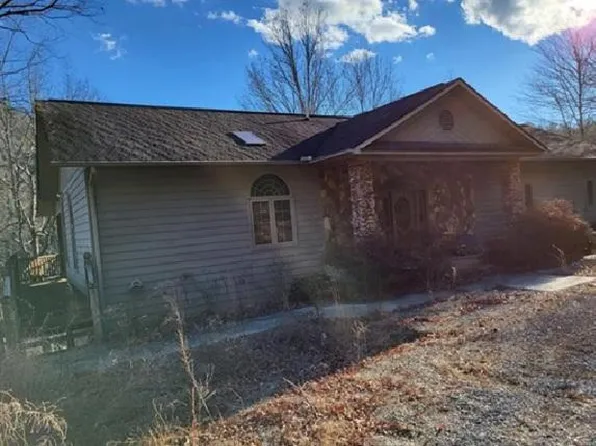 364 Fontana Lakeside Dr, Robbinsville, NC 28771