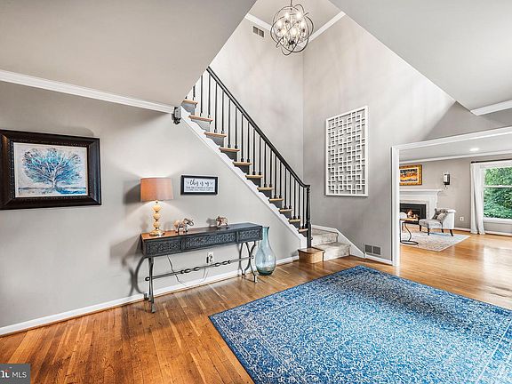 5th image of 112 Hunt Valley Cir