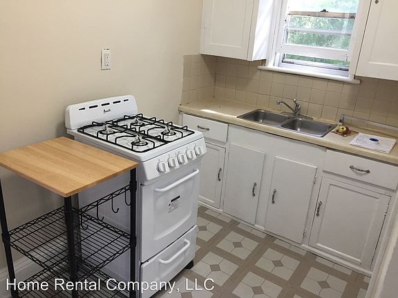 3rd image of 1352 College Ave NE #2