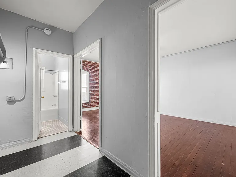 1516 N Hobart Blvd — Photo 13