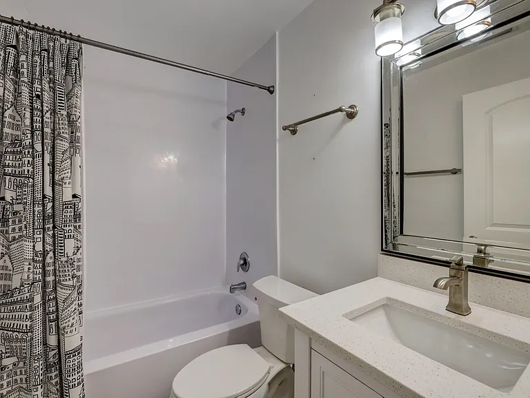 5770 SE Wilsie Dr — Photo 16