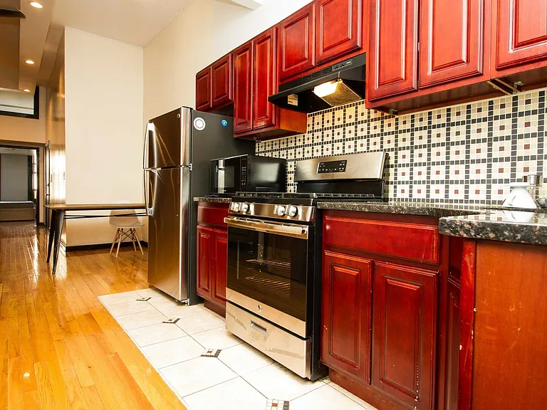 48 Wyckoff Ave #3R — Photo 2