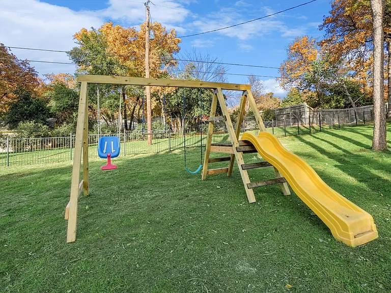 1201 Melissa Dr — Photo 46