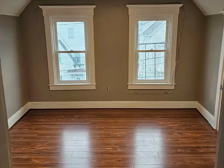 33 Winsor St #3 — Photo 12
