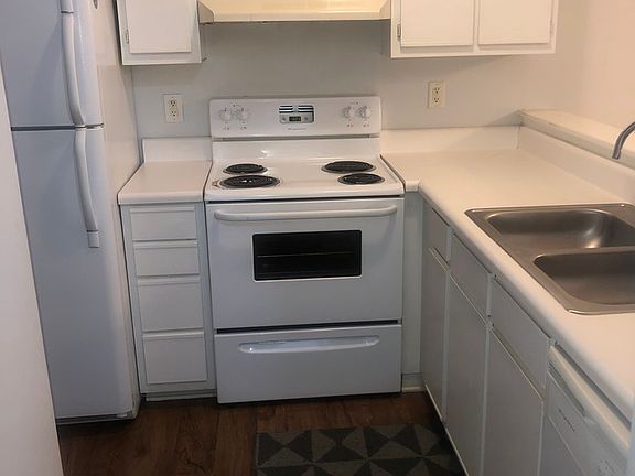 4th image of 4042 Cedars Pkwy