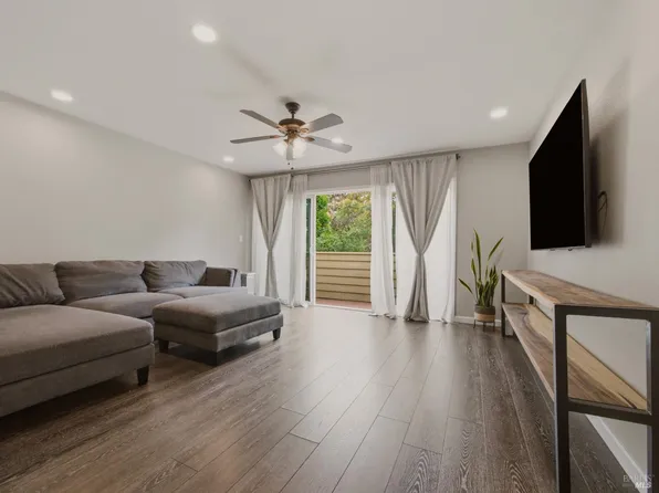 2984 Yulupa Avenue, Santa Rosa, CA 95405