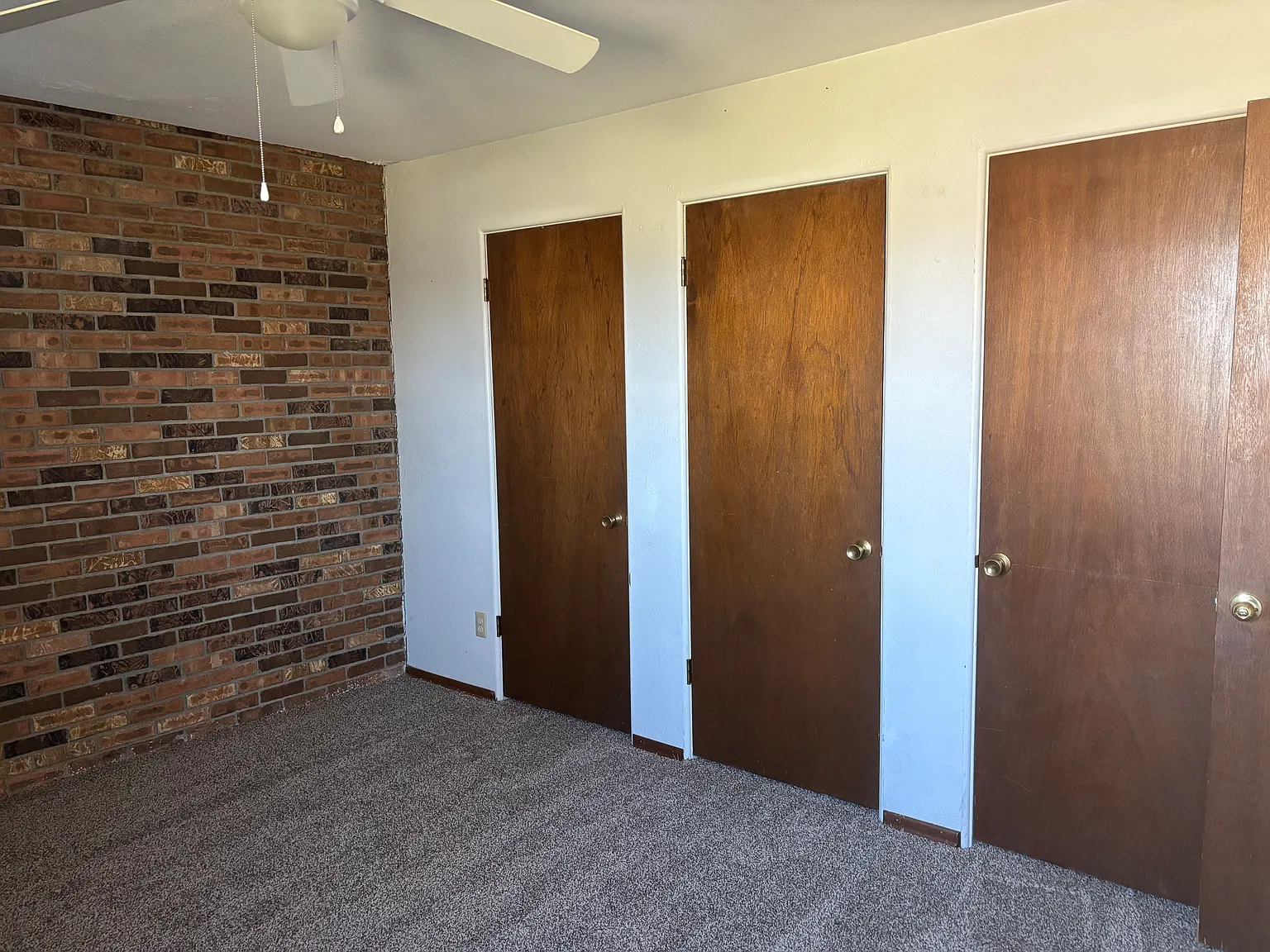 505 N Broadview St — Photo 3