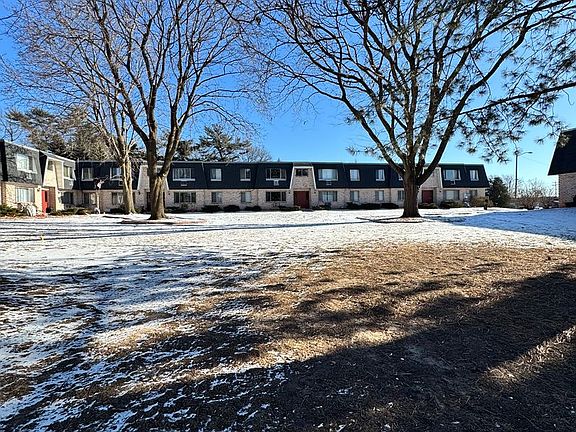 2nd image of 1670 Shawano Ave #24