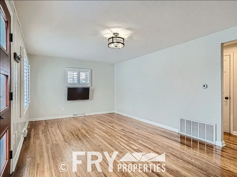 98 S Newland St — Photo 11