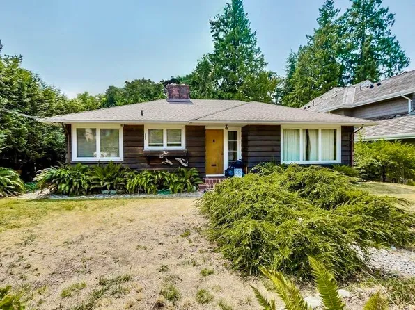 4386 Erwin Dr, West Vancouver, BC V7V 1H6