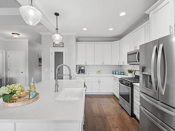5th image of 7900 Frostwood Ln