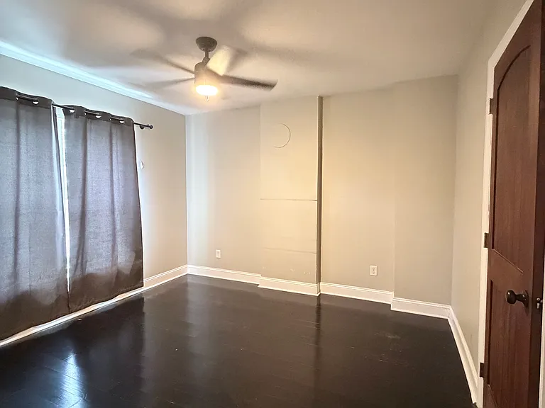 1074 E Columbus St — Photo 14