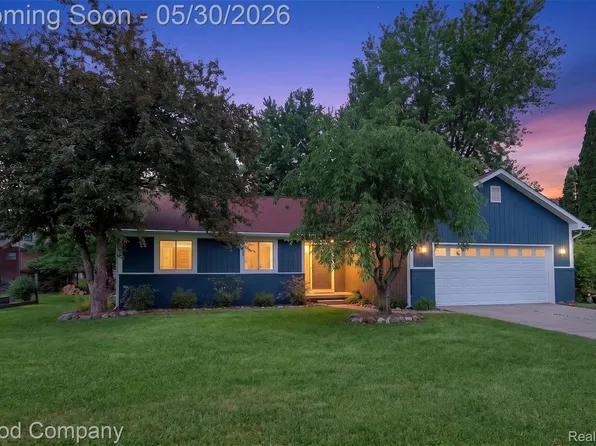 933 Gallaland Ave, Rochester Hills, MI 48307