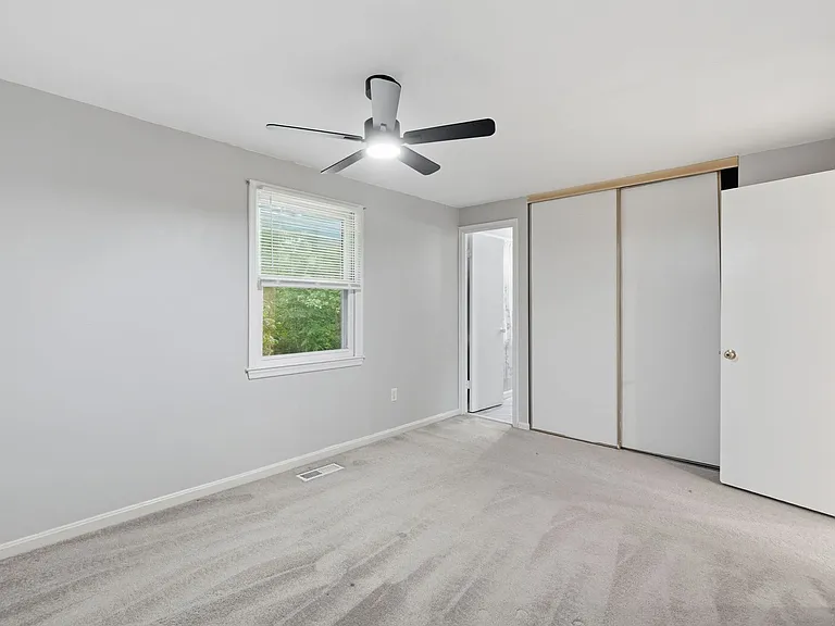 9018 Jersey Dr — Photo 15