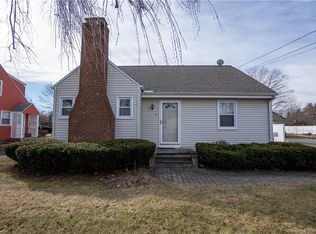 9 Goodrich Ave, Cromwell, CT 06416