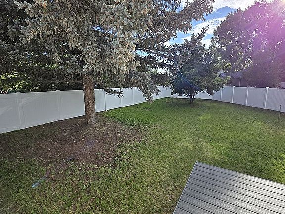 3rd image of 907 S 1st St E