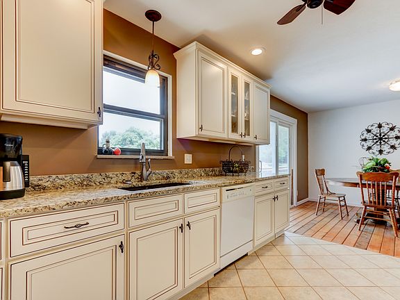 2nd image of 11029 Hughlan Dr