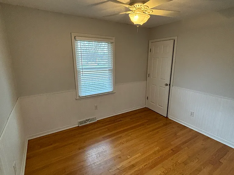3564 Camelot Dr — Photo 6