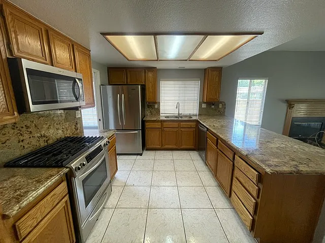 3393 Royal Ridge Rd — Photo 6