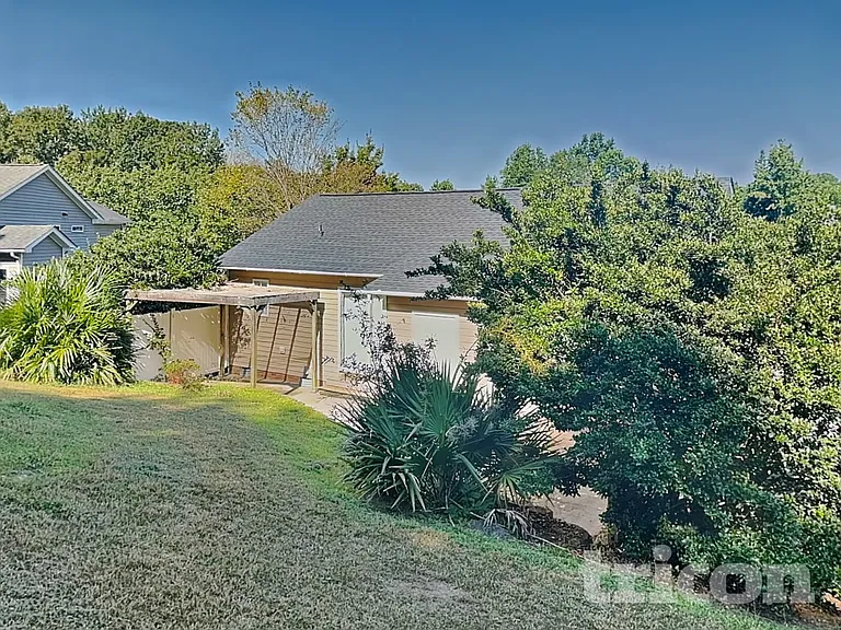 1203 Delham Rd — Photo 13