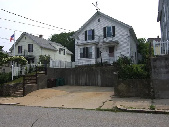 76 Cottage St Floor 2, Woonsocket, RI 02895