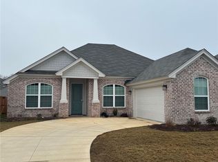 804 Hedgefield Way, Prattville, AL 36066