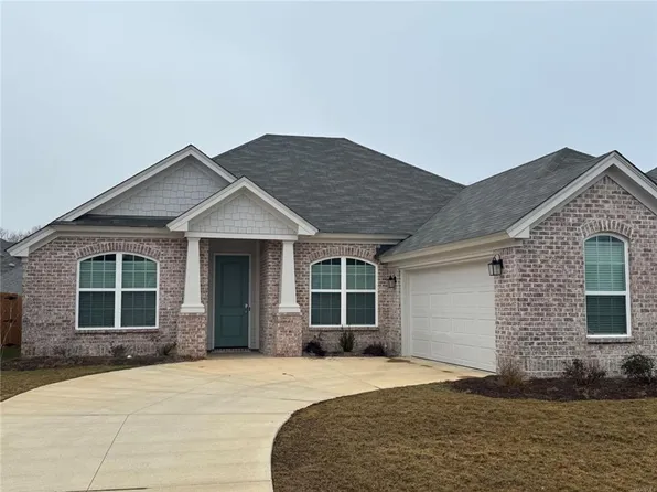 804 Hedgefield Way, Prattville, AL 36066