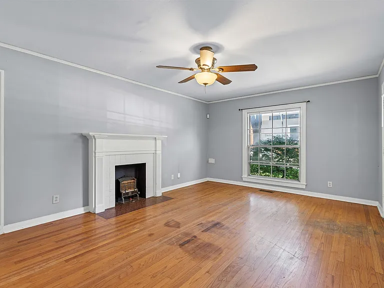5834 Goodwin Ave — Photo 9