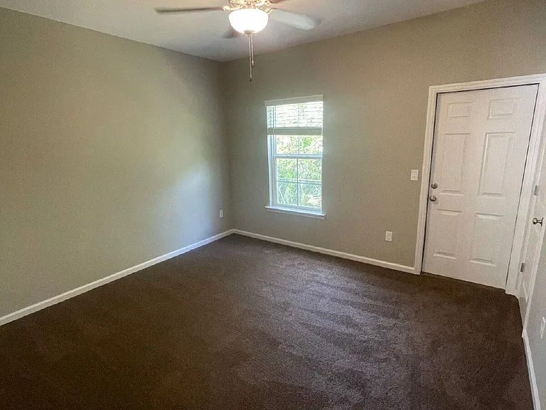 2214 Cedarbrook Ct — Photo 6
