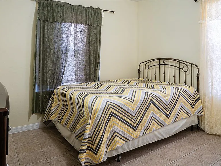 2955 Marbella Dr — Photo 16