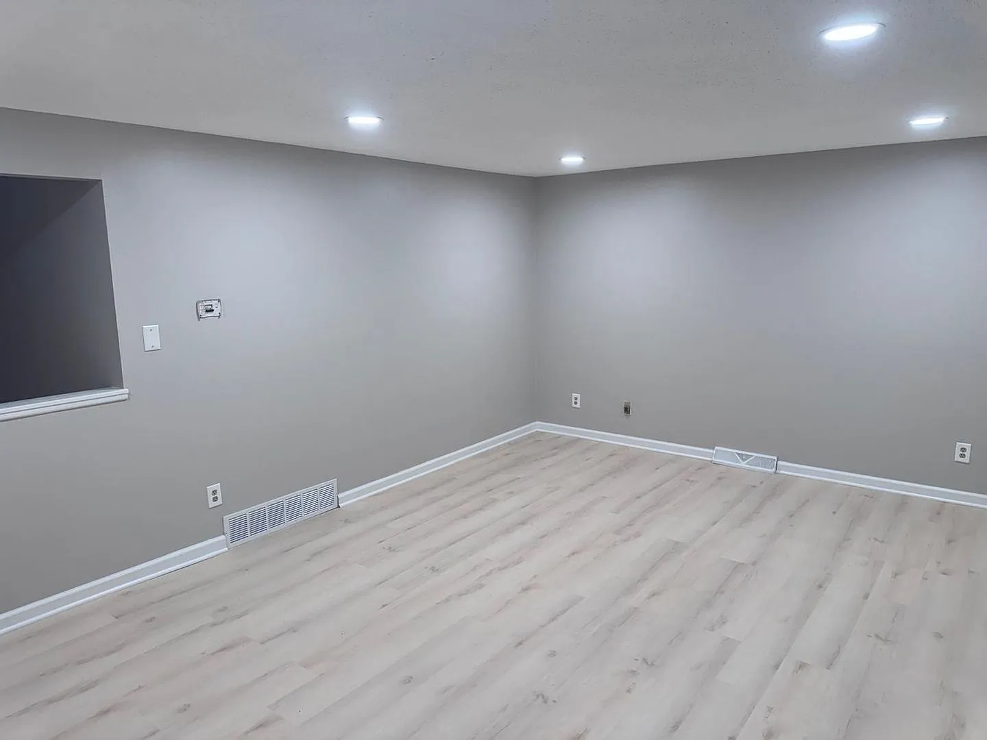 Charming 3BR Duplex in Buffalo — Photo 2