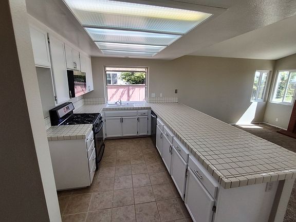 3rd image of 12414 Kestrel St