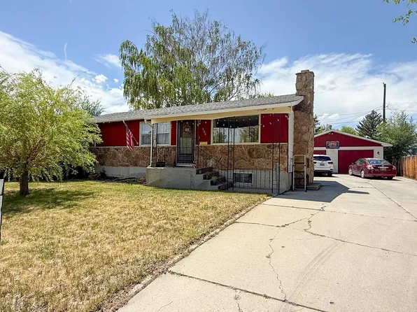 906 Eastview Dr, Riverton, WY 82501