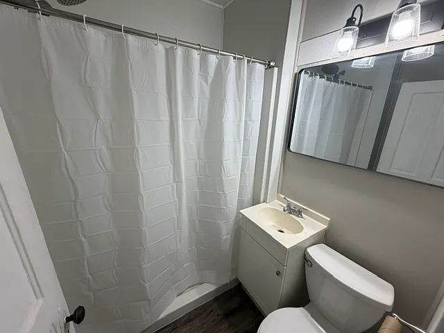 127 N Randolph St — Photo 2