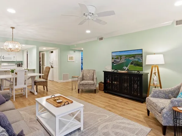 147 Lighthouse Rd APT 670, Hilton Head Island, SC 29928