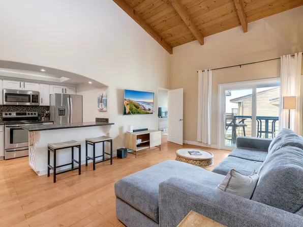 940 Sealane Dr APT 10, Encinitas, CA 92024