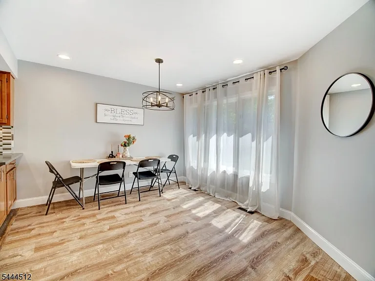4 Tulip Cres #2B — Photo 10